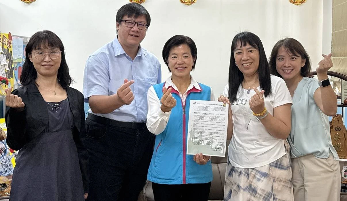 游淑貞傾聽教學現場、簽署教育訴求　「讓政策從理解老師開始」