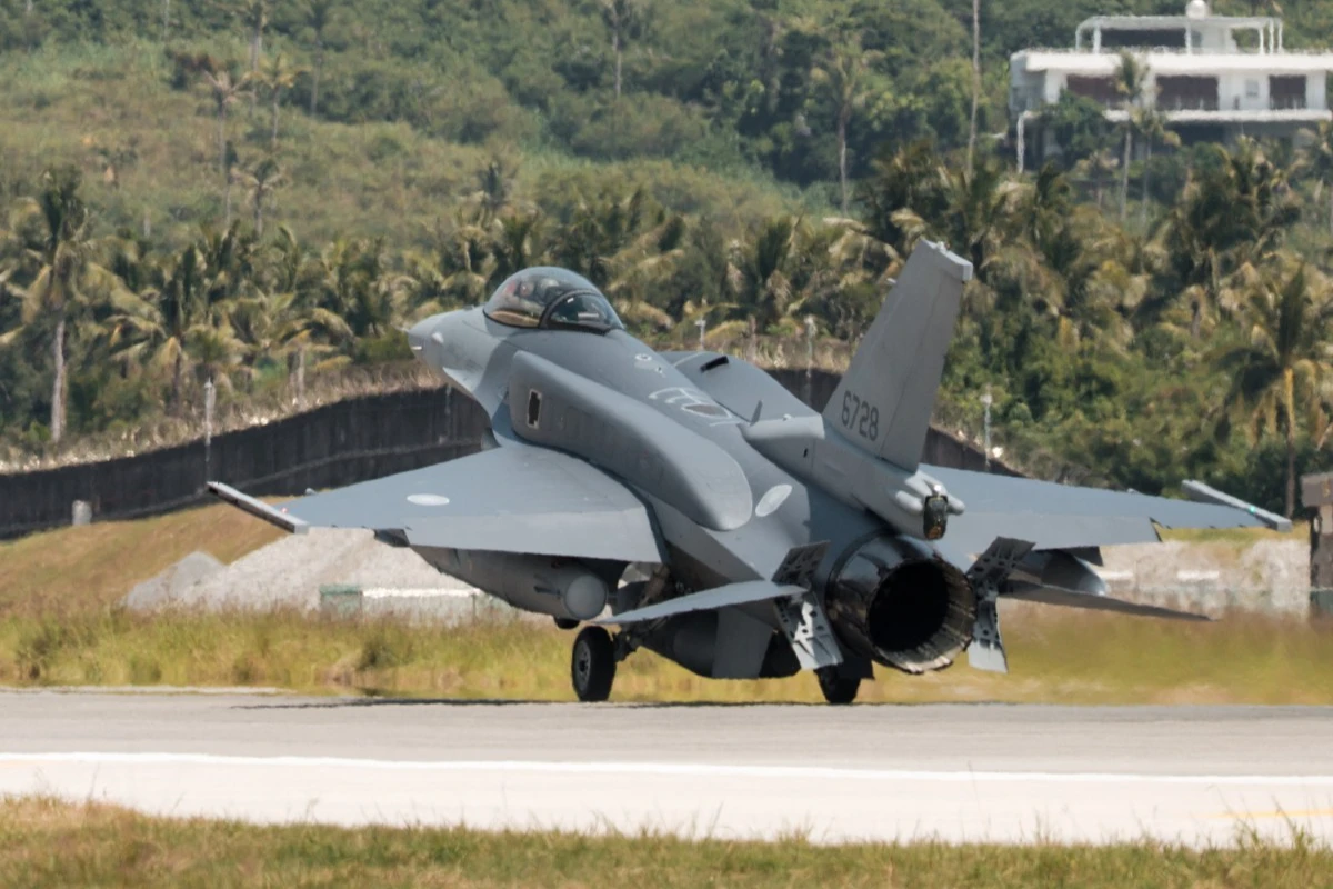空軍之前以新購66架F-16Block 70戰機與配置相關武器設備為主,導致C-130H的延壽升級停滯不前。(法新社)