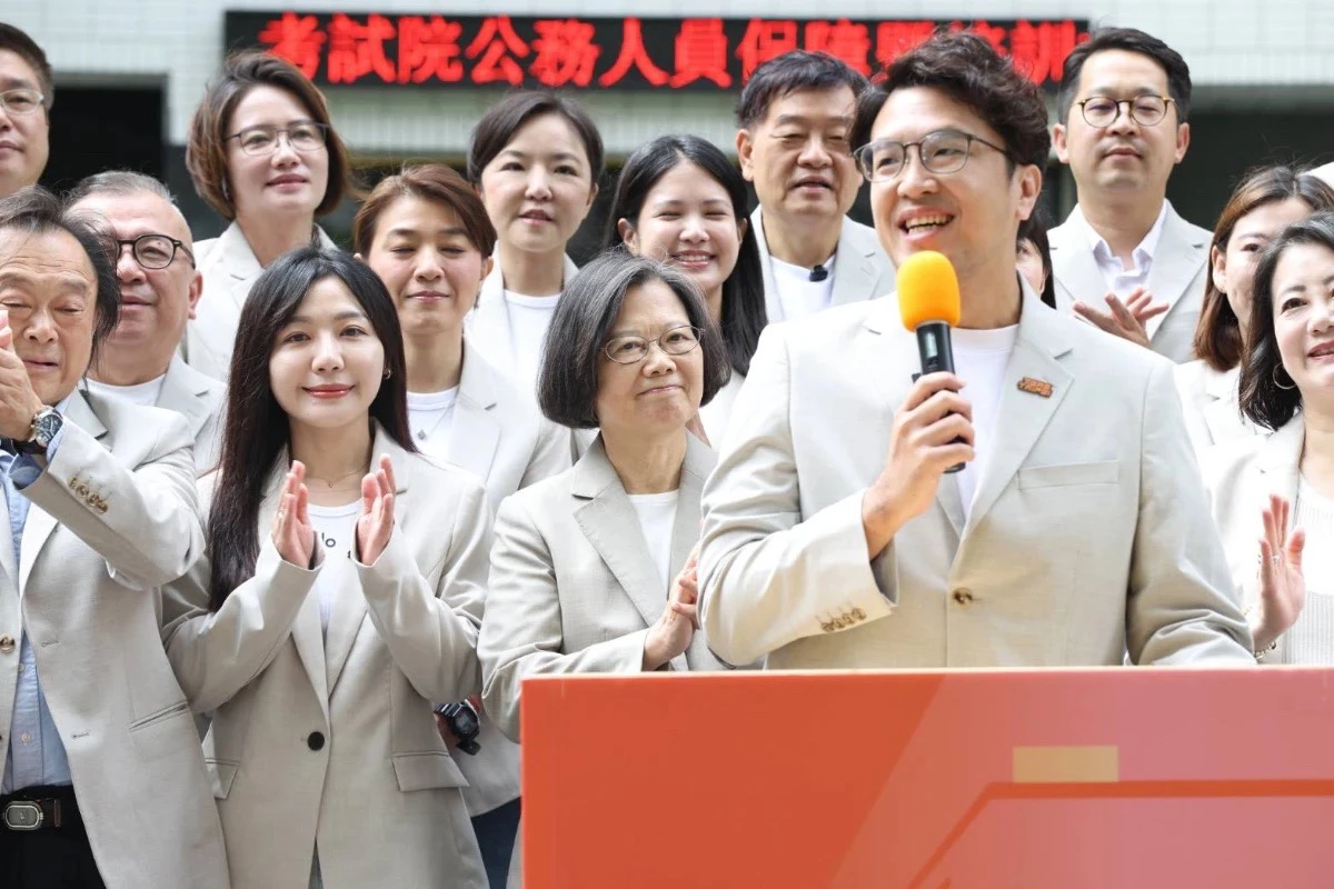 蔡英文正式接下沈伯洋競總主委　高喊：我也是台北市民