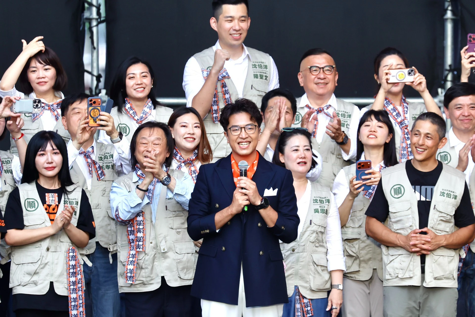 沈伯洋堅持「談論市政」不願走攻擊對方走捷徑,反而獲得選民好感。(王侑聖攝)