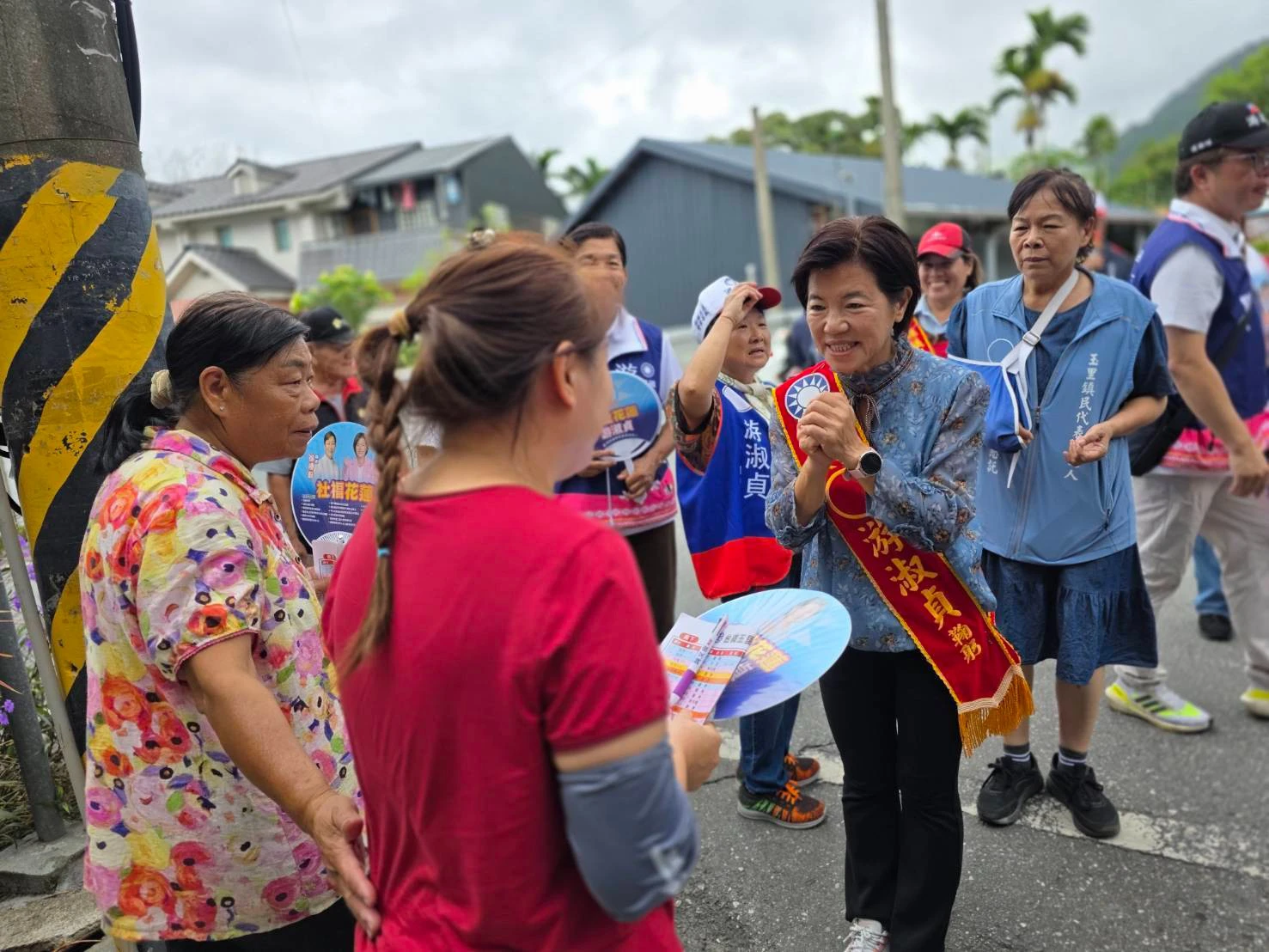 游淑貞完成花蓮13鄉鎮首輪走訪　牽百歲人瑞的手：基層才是縣政起點