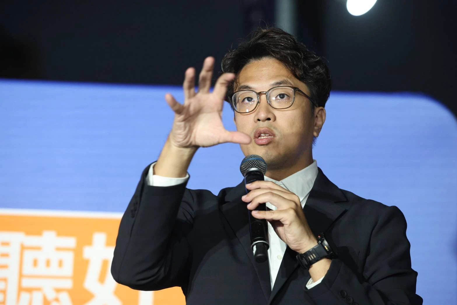 快訊／沈伯洋真的被監控　北檢查出2名香港人跨海委託大愛徵信跟監