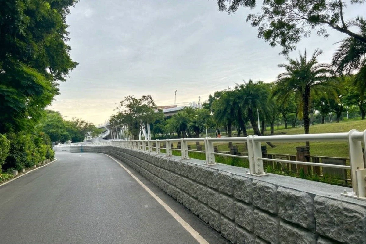 防洪再升級！左營文寧街曹公新圳防洪牆改善完工　挺過大豪雨