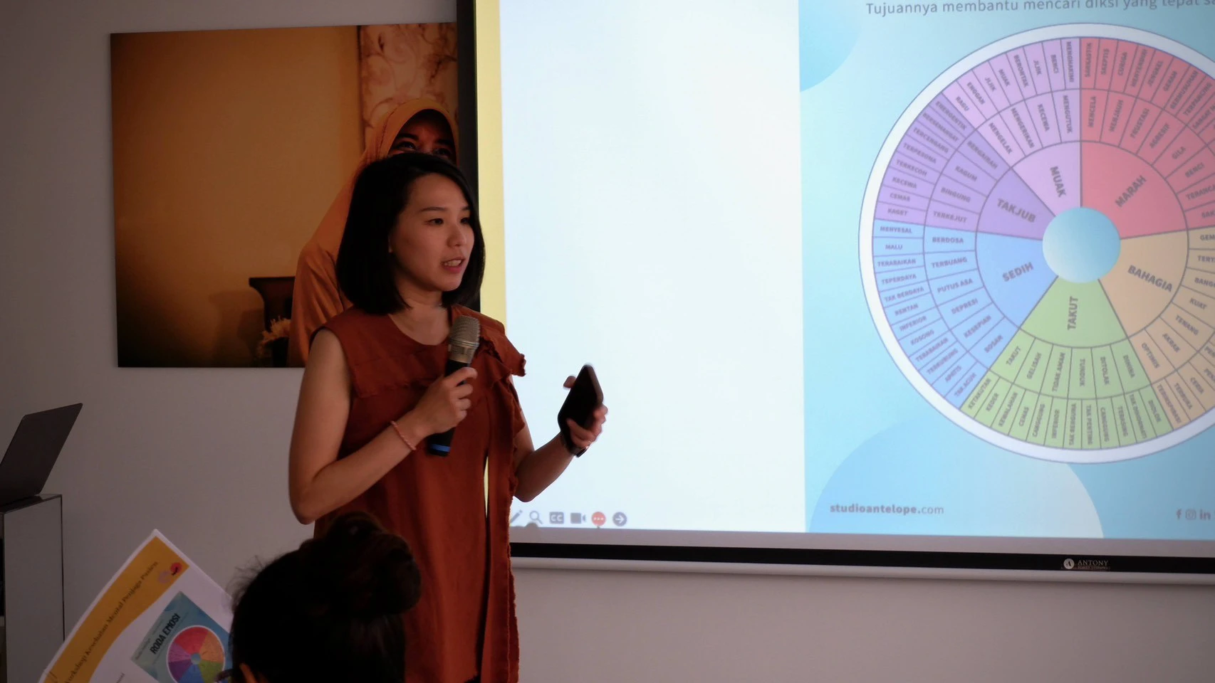 黃愉凱曾在嘉義求學，初來台時也曾因文化差異陷入人際困擾；她將自身異鄉經驗帶進多元文化諮商陪伴外籍生走過適應過程。（黃愉凱提供）
