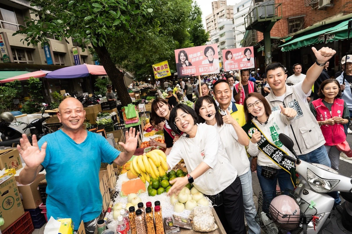 蘇巧慧三蘆水流公市場掃街高人氣　提三蘆醫療與交通政見