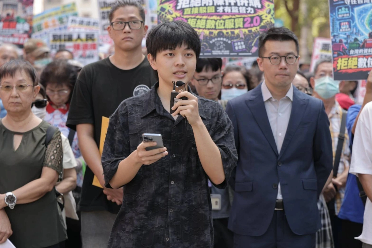 臺大學生會學生代表大會副議長陳秉宏。（）