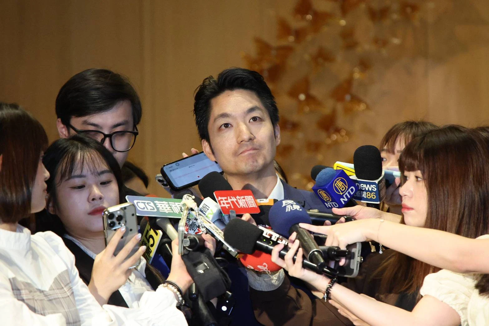 蔣萬安毒品文創金氏世界紀錄　研究：逾9成留言非假帳號