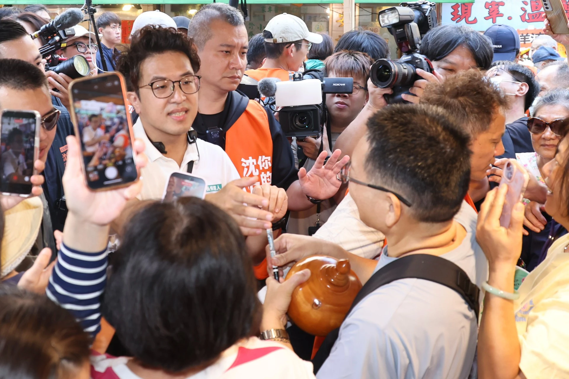 沈伯洋10/18「台北大洋流」改地點了　喊話支持者別跟車、別放鞭炮