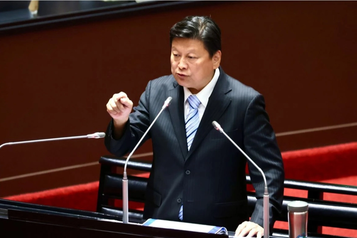 傅崐萁點名鄭銘謙「KPI第一名」　警告選前44天恐有動作：適可而止