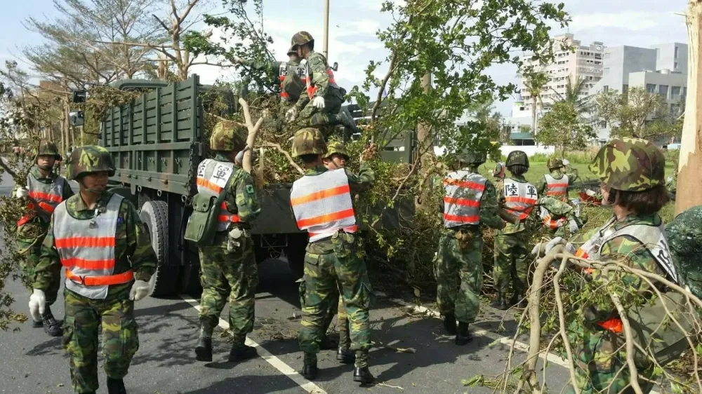 國防部10日出動千名兵力　協助災區重建