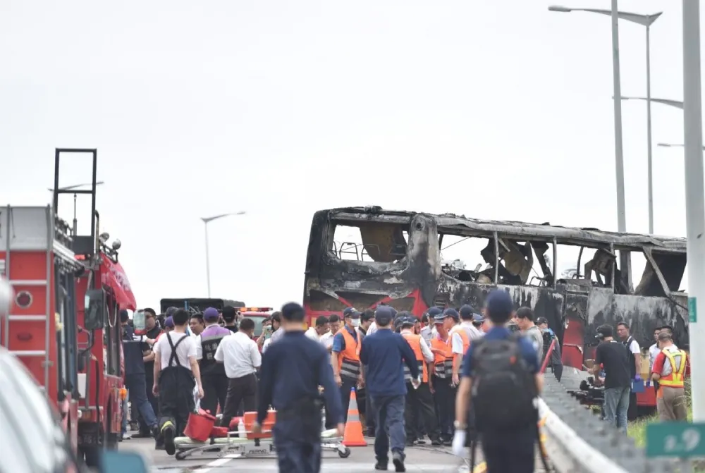 陸客團火燒車　林揆：啟動中央災害應變中心