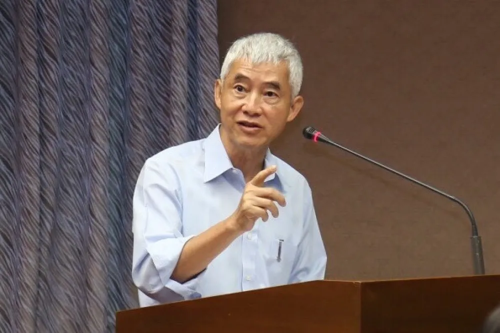 赴立院備詢　賀陳旦：大客車兩側必設逃生窗