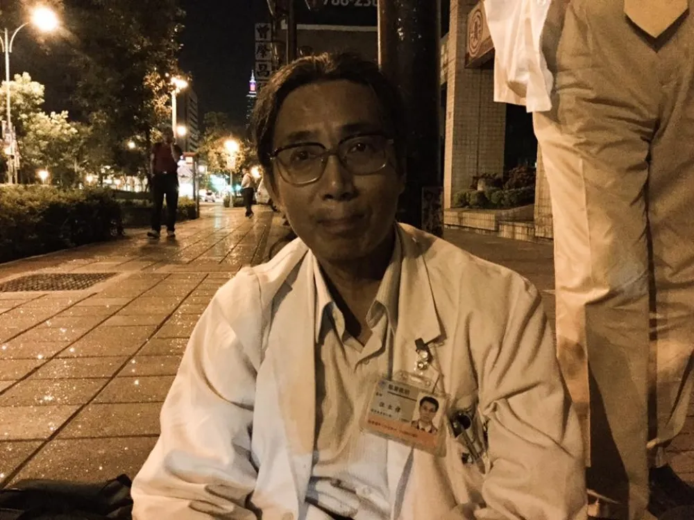 抗議健保核刪　醫師絕食抗議