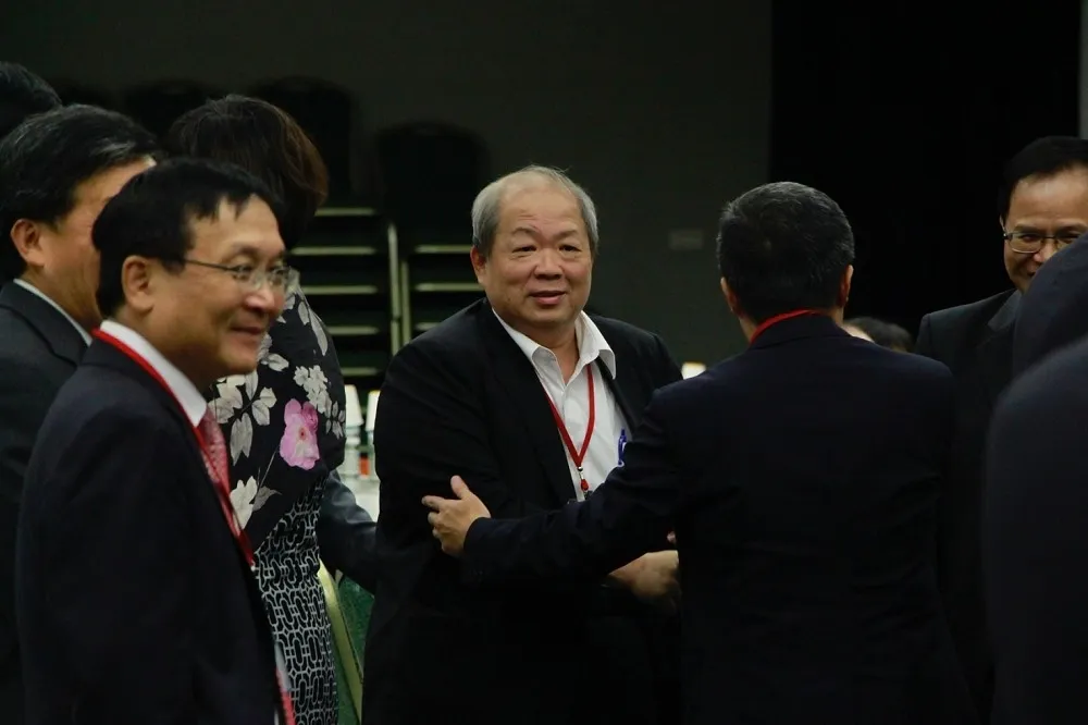 外資派難擋本土中小券商　「扳倒簡鴻文」未成功
