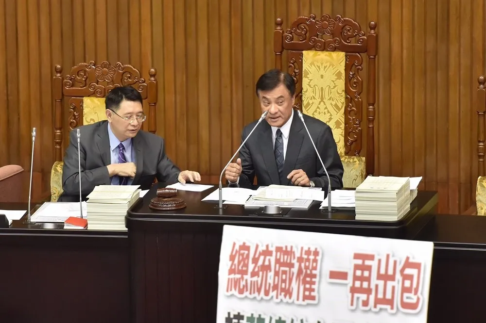 《不當黨產處理條例》引爆蘇嘉全、柯建銘角力