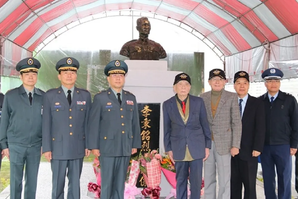 移過烈士銅像　兩個國安局長健康都出狀況