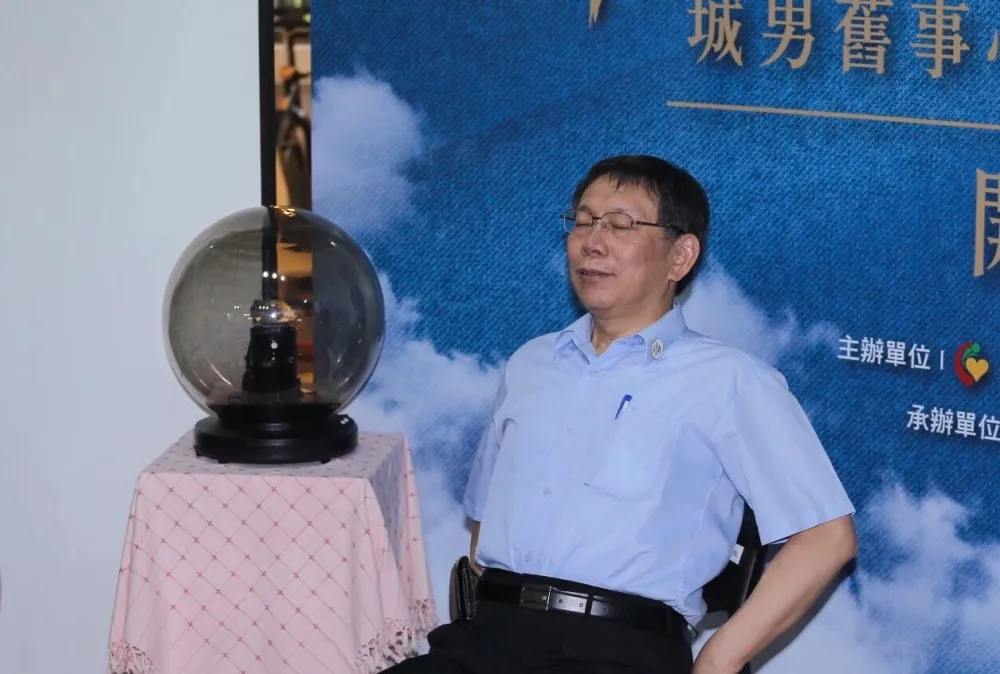 社評：柯文哲砍不到自己的柄