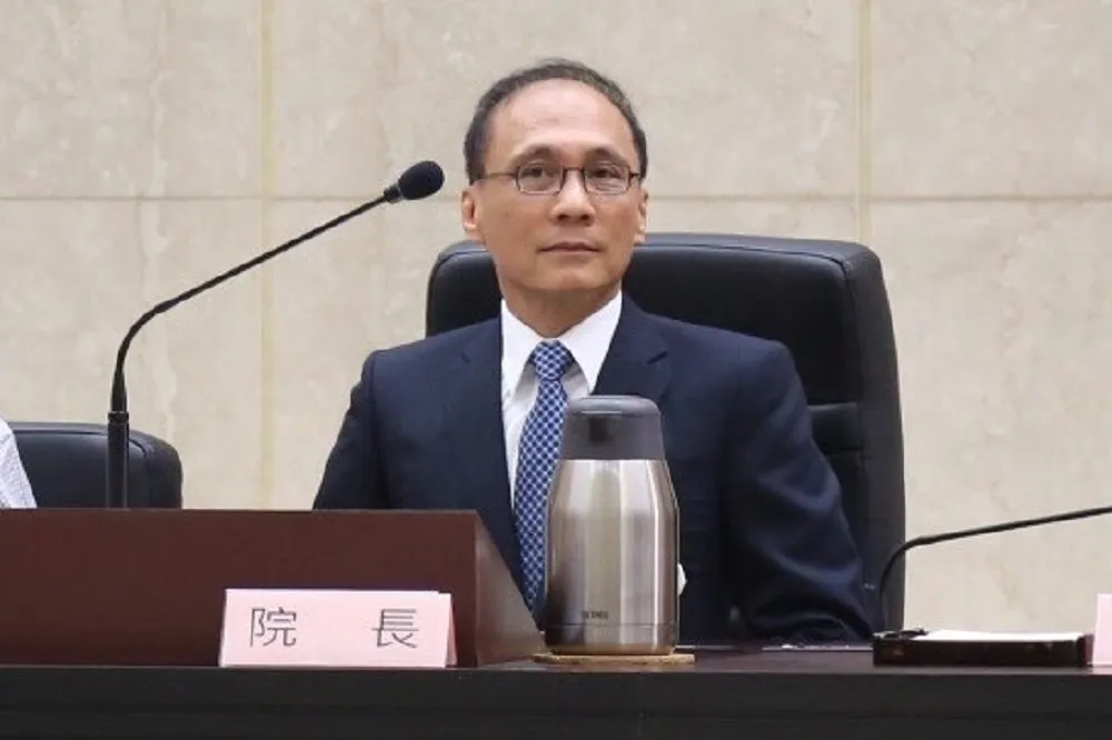 媒體高層伸手干預 七休一新制突喊卡
