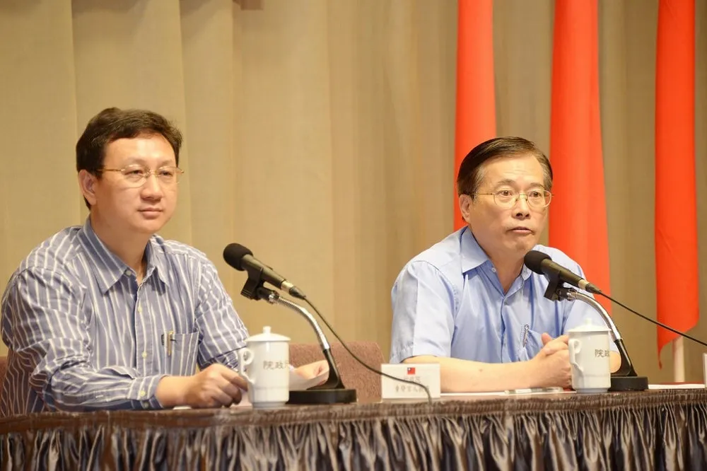七休一暫緩施行 政院拚命澄清沒「髮夾彎」