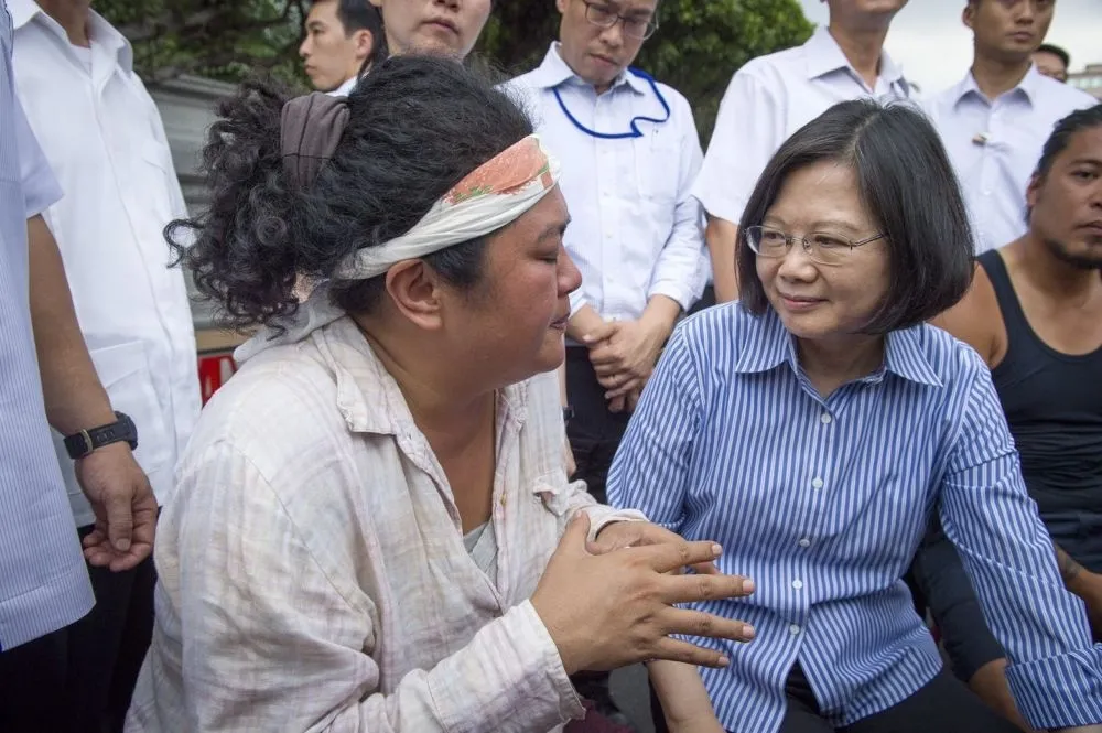 道歉反引質疑　蔡英文突赴凱道與原民對話