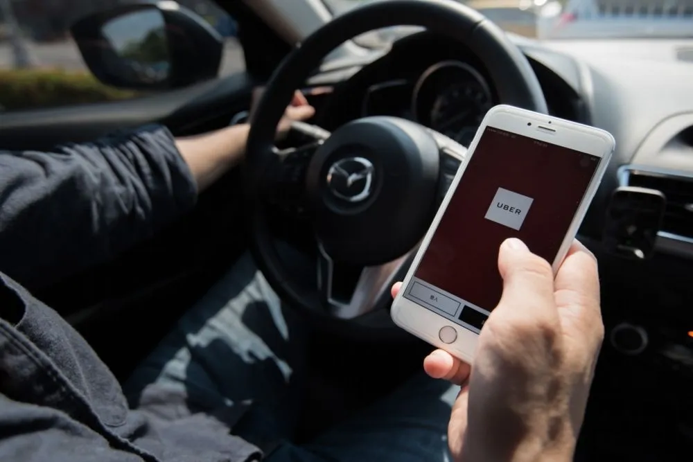 躲稅避法規　新舊政府拿Uber沒轍
