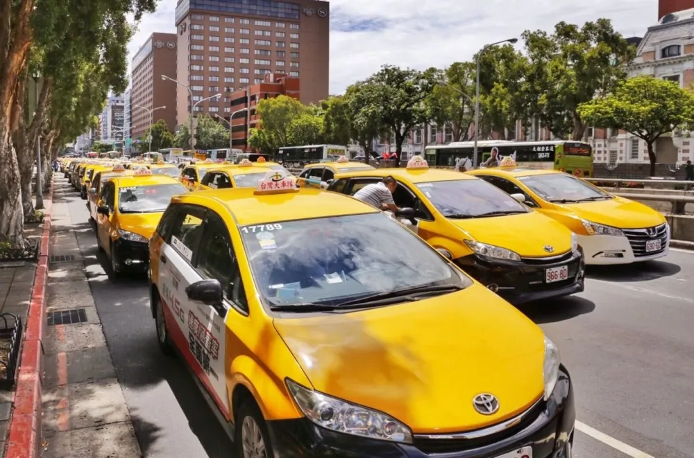 不滿未處理Uber　小黃駕駛4點聲明怒批政府背信