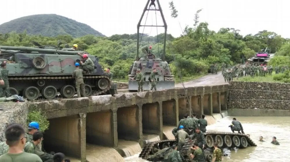 【更新】漢光預演戰車翻覆　4軍士官兵3死1命危