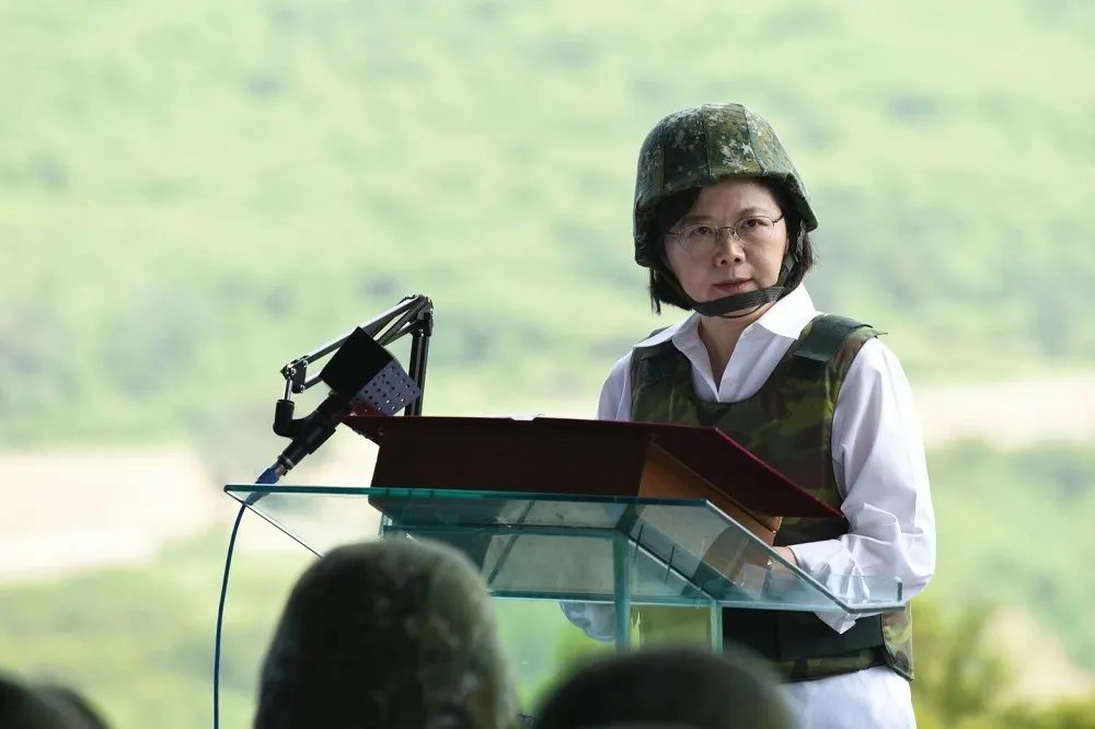 首位女性三軍統帥　視察史上最大規模漢光演習