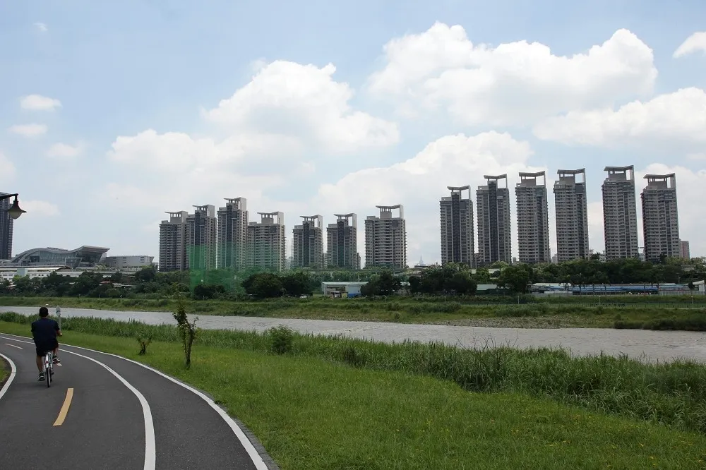 「三鐵共構」不顯靈　南港房價慘跌5.8%