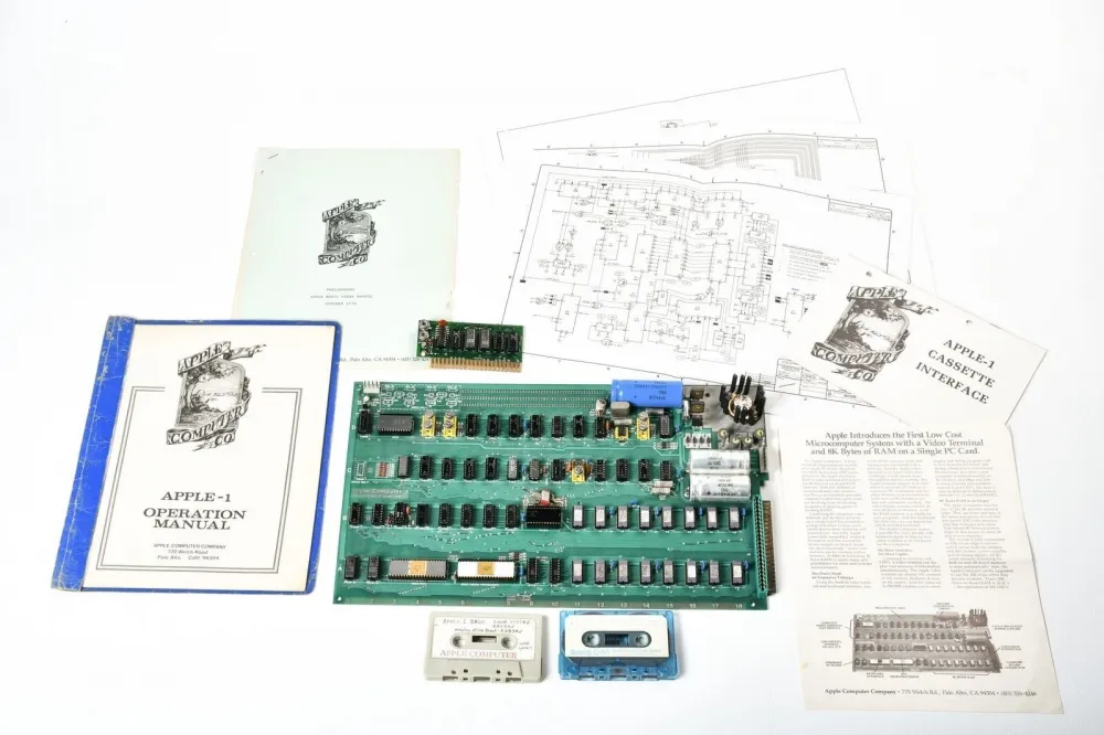 不只是電腦　媲美藝術的「Apple 1」原型高價售出