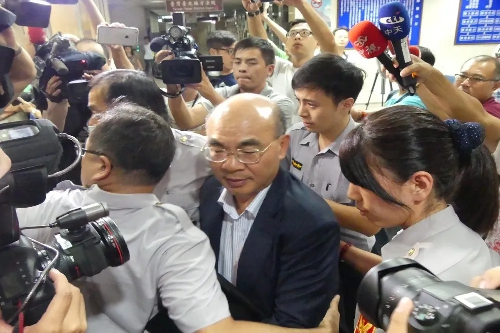 深陷兆豐風暴　蔡友才辭鑒機董事長