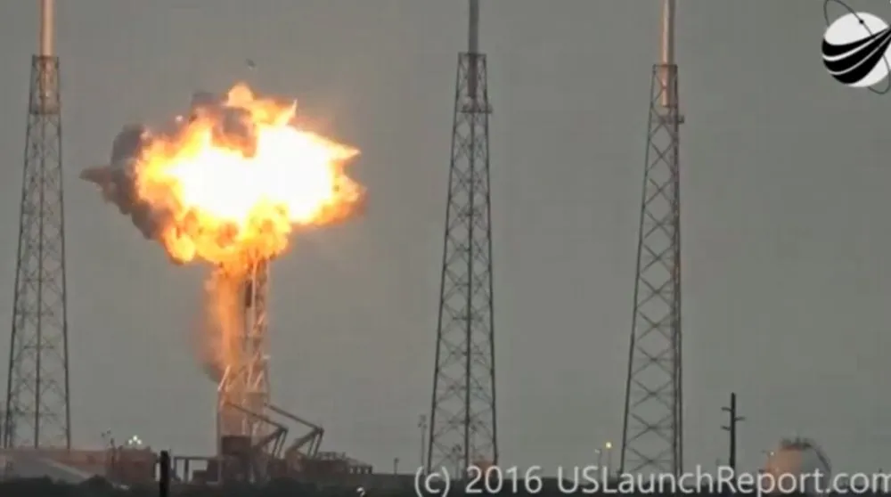 SpaceX發射失敗　臉書計畫火箭付之一炬