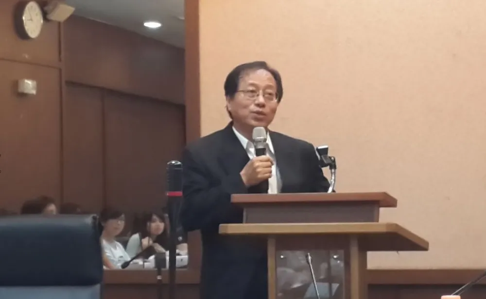 最嗆公務員李來希　率軍公教大軍上街抗議