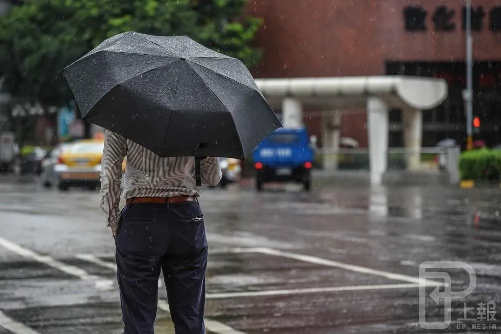 早晚溫差大　出門帶傘預防瞬間大雨