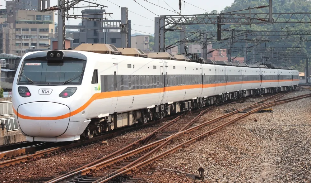 七堵火車站變電箱爆炸　台鐵成立應變小組