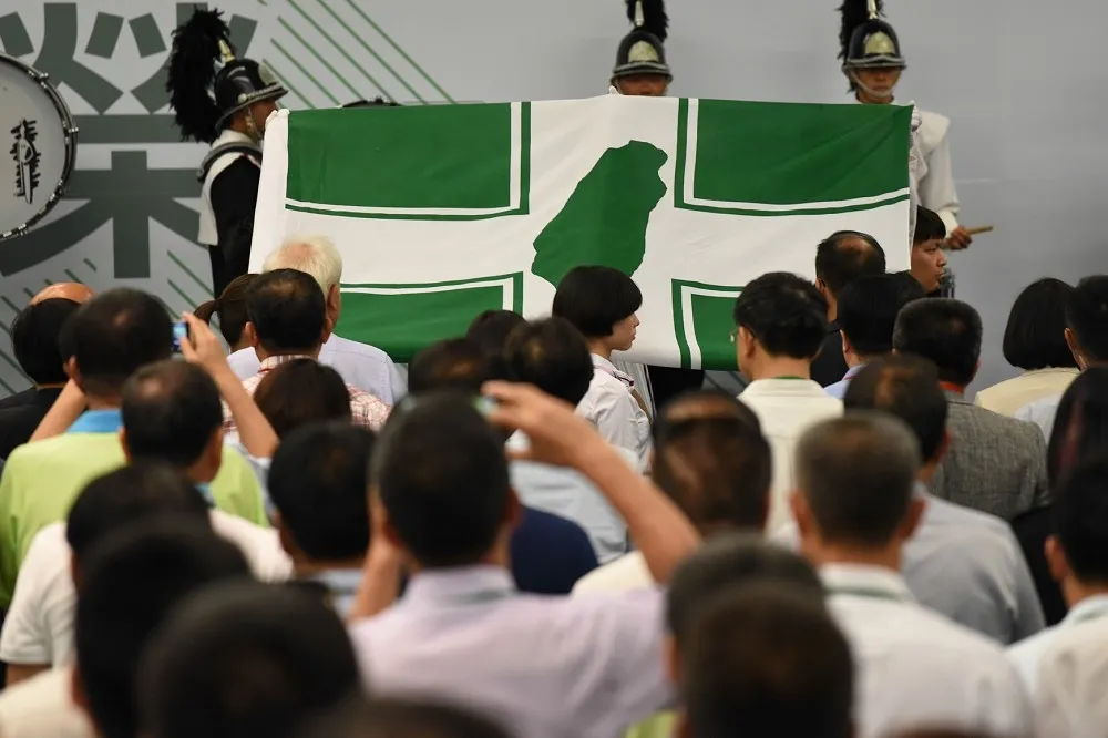憂民進黨「不綠了」　泛獨派結盟挑戰英派路線