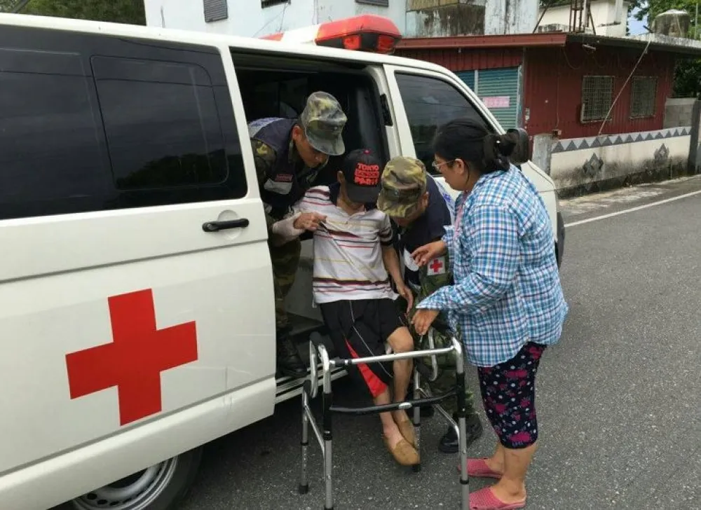 國軍協助花東地區　撤離居民1300多人