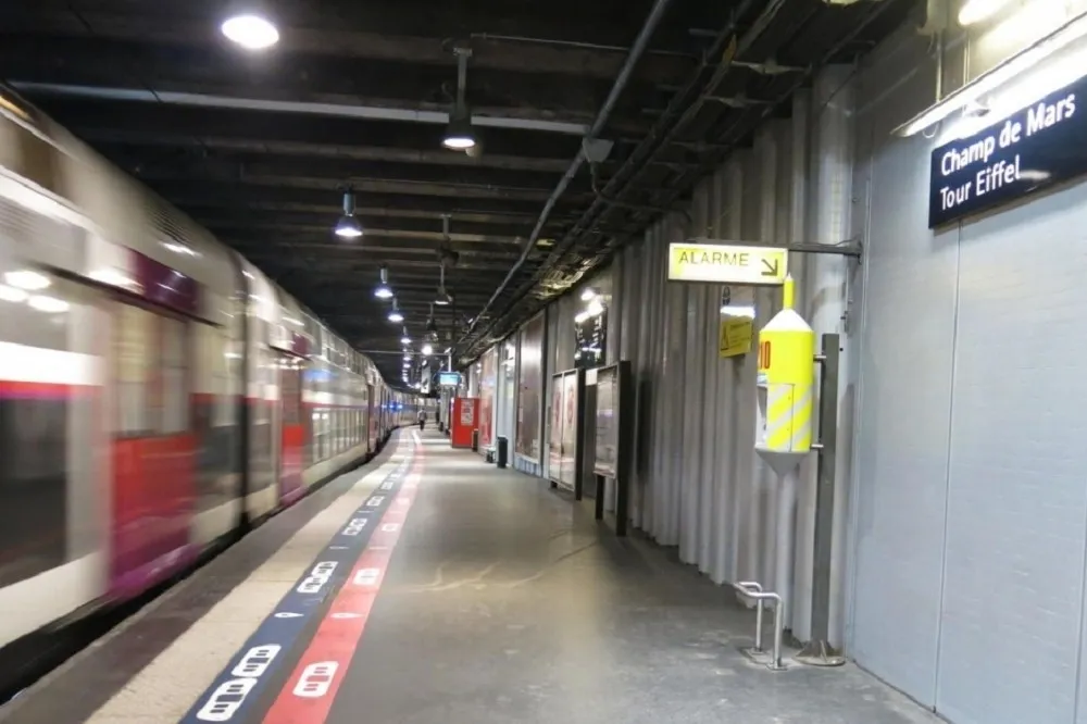 【更新】台灣旅客巴黎遇襲　遭拉扯拖行掉落月台傷重