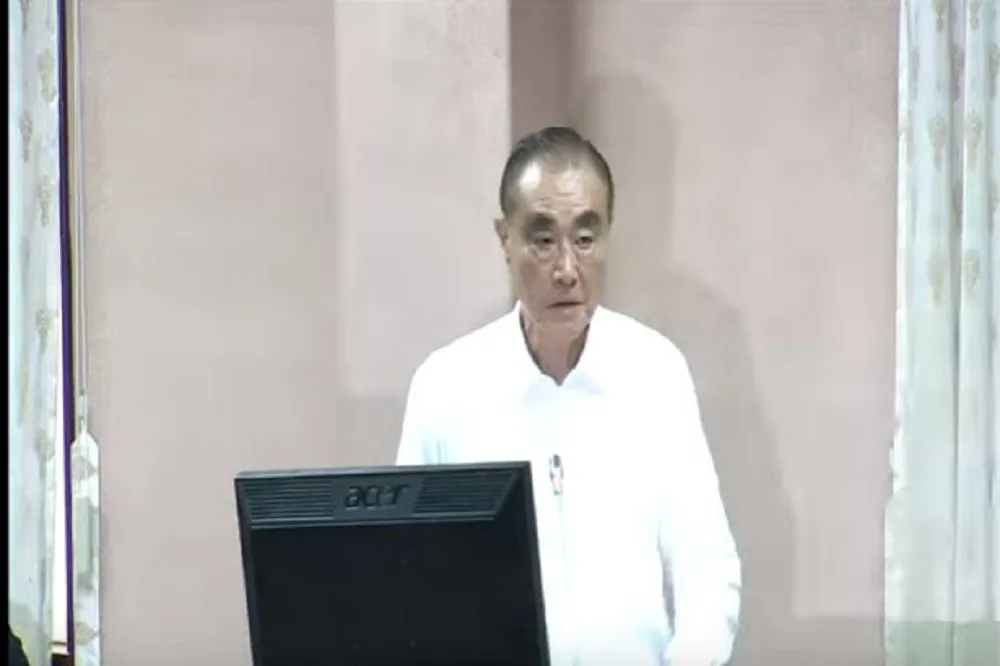 馮世寬替自己打100分　藍委批：自我感覺良好