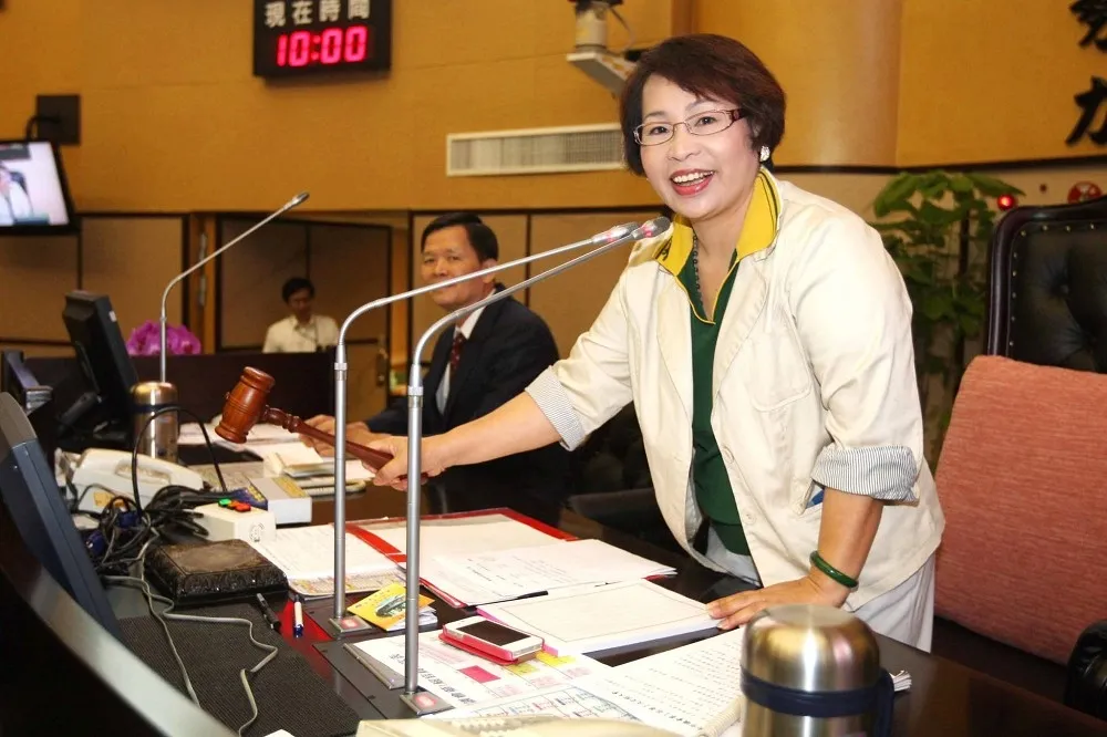 台南市議長補選　賴美惠33票回鍋當選