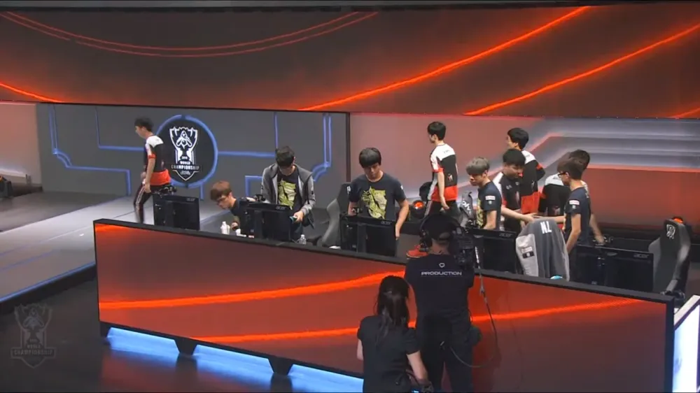 【S6世界大賽Day8】台FW不敵中國IM　小組出線更艱難