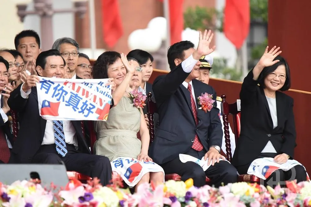 【圖輯】105年國慶大會　馬蔡同框零互動