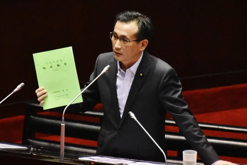 名人私房書單：立法委員鄭運鵬