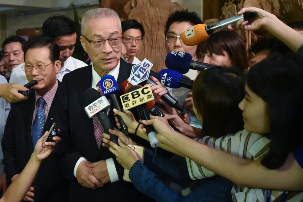 誰「表」誰妳甘哉？　吳敦義諷洪秀柱：一中不能亂表