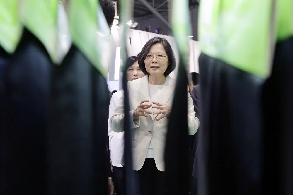 小英挺《電業法》修法　「讓綠電快速到位」