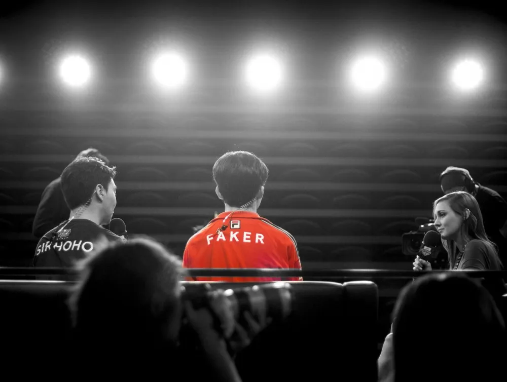 【S6世界大賽】外媒Thescoreesports專欄：穿著紅色夾克的少年 ─ Faker