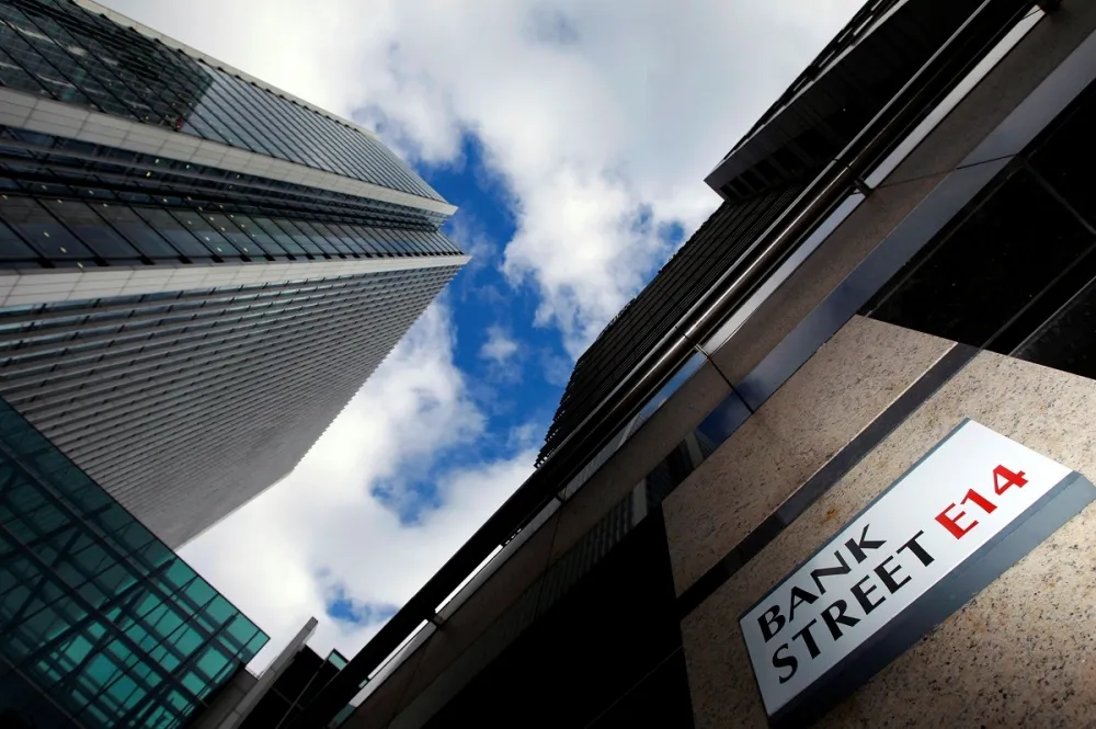脫歐協商道阻且長　銀行準備撤出英國