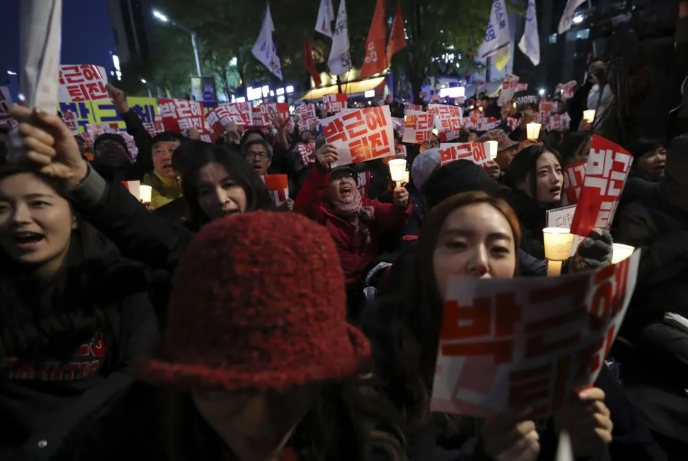 閨密涉嫌干預國政挪用公款　9000民眾轟朴槿惠下台