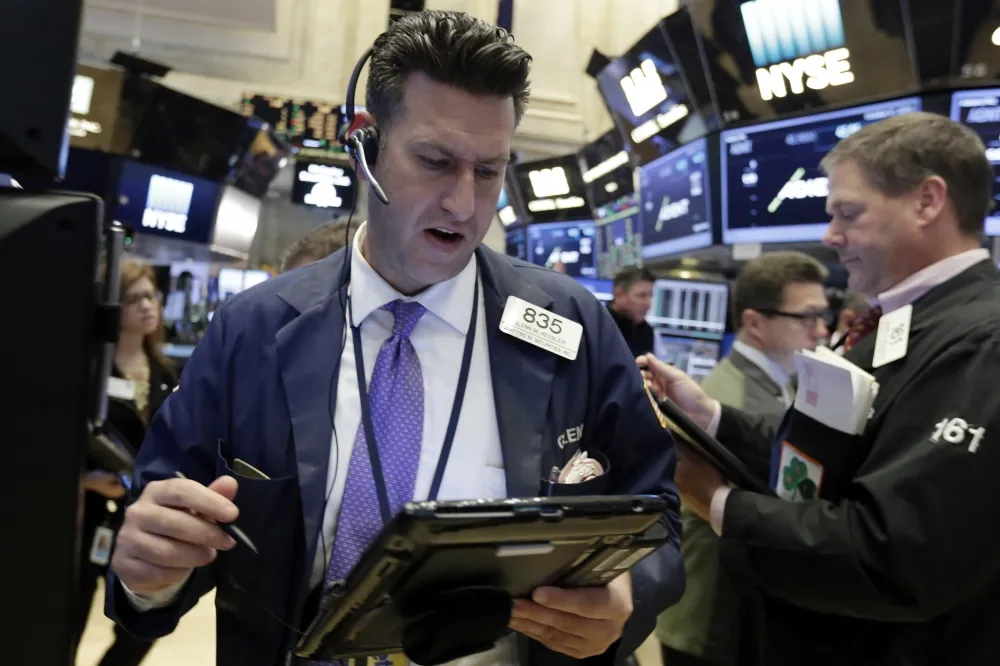 【美國總統大選】市場反映不安？ S&P 500連跌8天　金融危機後首見