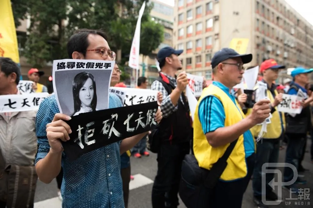 【更新】勞團絕食抗議進入100小時　4人繼續3人停止
